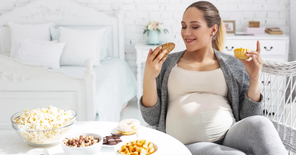عوارض مصرف کردن فست فود در بارداری