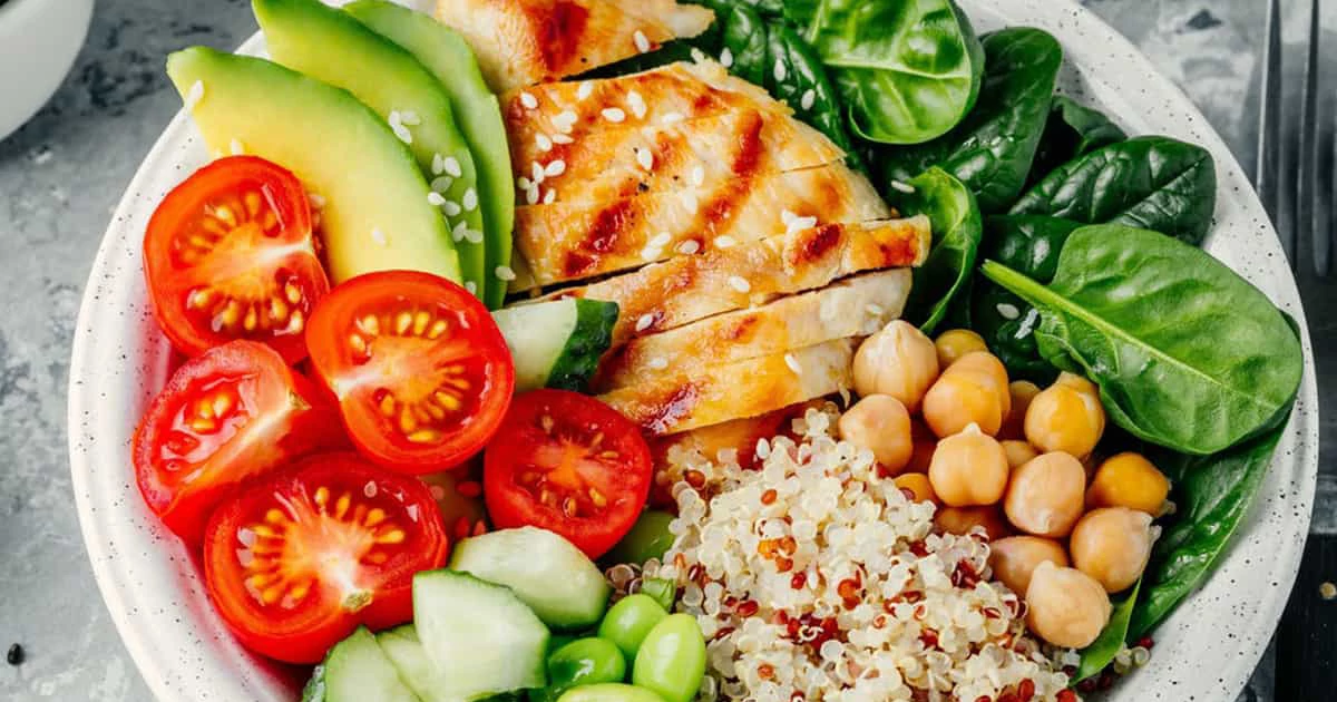 هر چهار ساعت یک غذای کم حجم میل کنید 