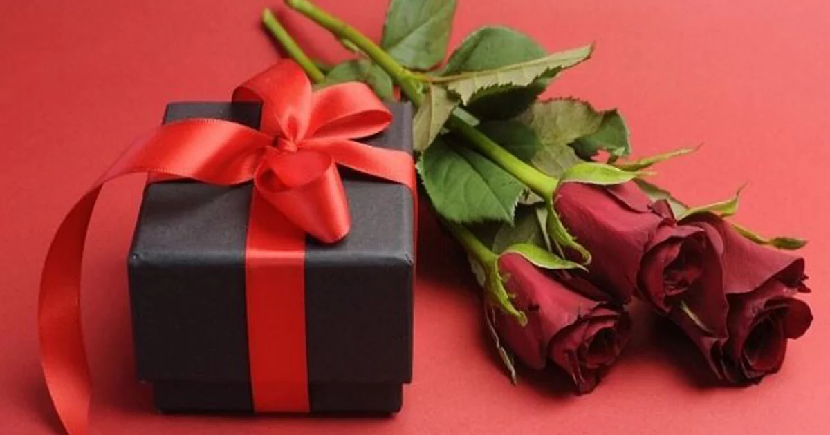 در دوستی به هم هدیه بدهید