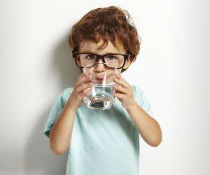 چقدر آب در روز بنوشیم؟