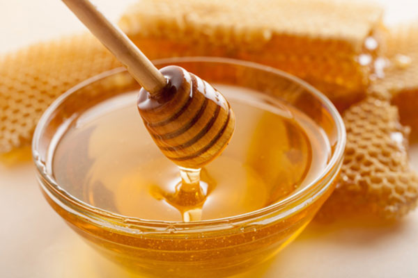 عسل جای آنتی بیوتیک عسل درمان سرفه است
