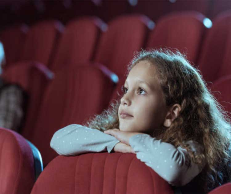 تماشای فیلم با کودکان در سینما