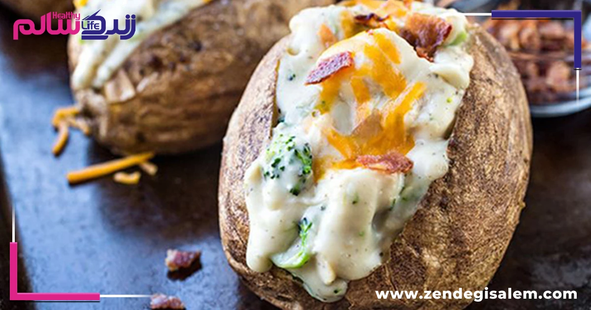 طرز تهیه سیب زمینی تنوری با پنیر چدار و بیکن
