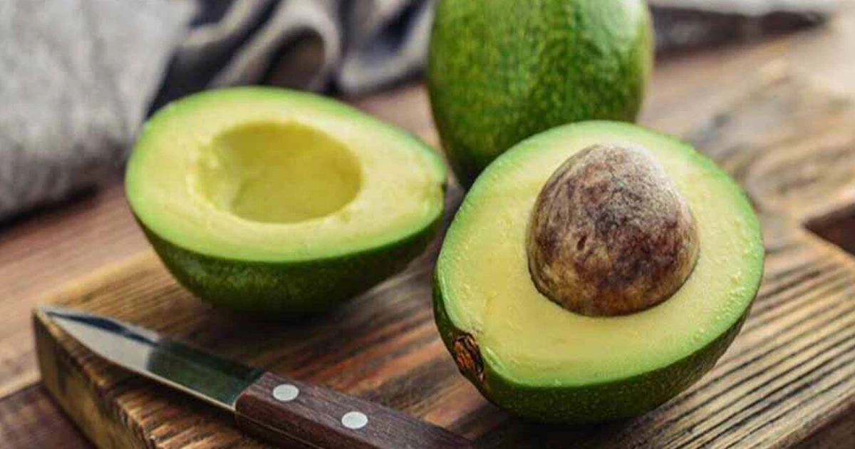 آووکادو؛ چربی سالم برای درخشش واقعی