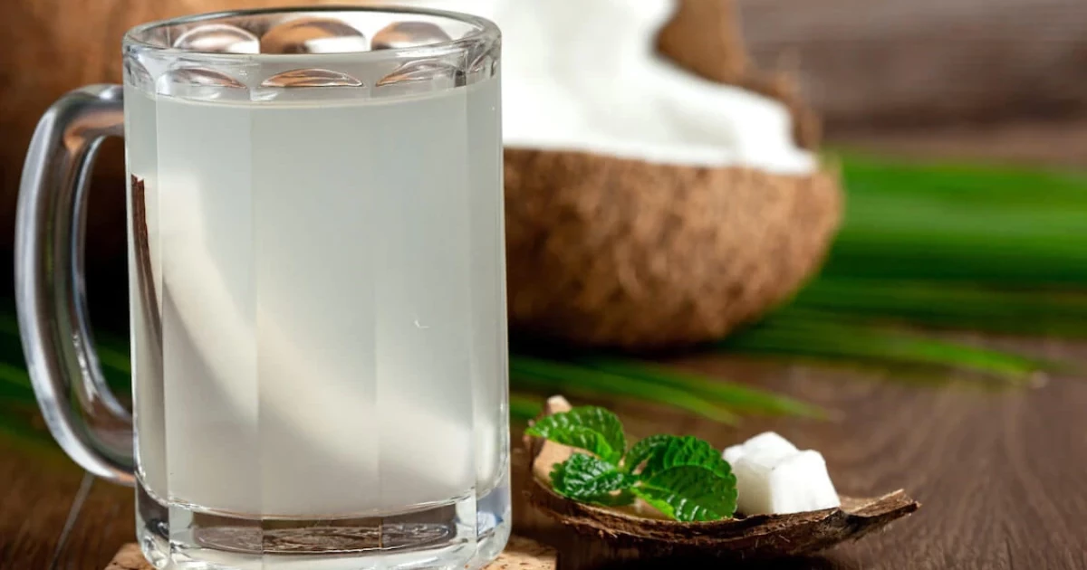 آب نارگیل طبیعی