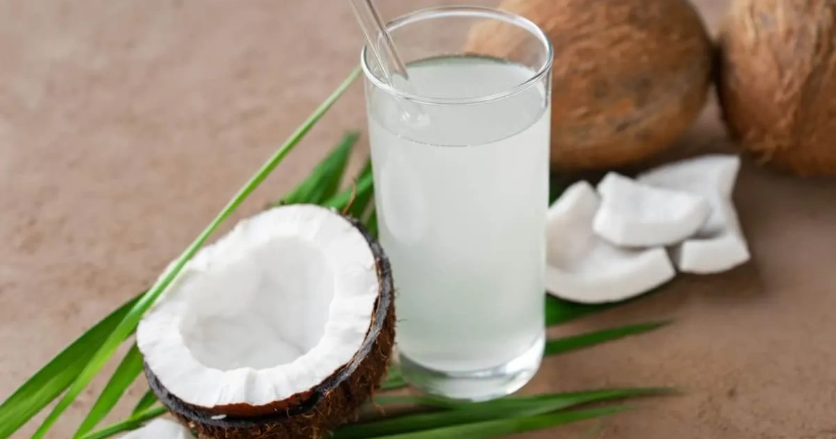 آب نارگیل طبیعی
