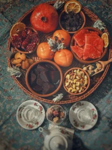 تزئین سنتی و ایرانی سفره شب یلدا 1404
