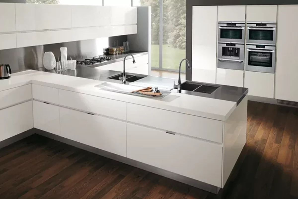 کابینت سفید و مینیمال؛ 30مدل طراحی ساده برای آشپزخانه مدرن امروزی