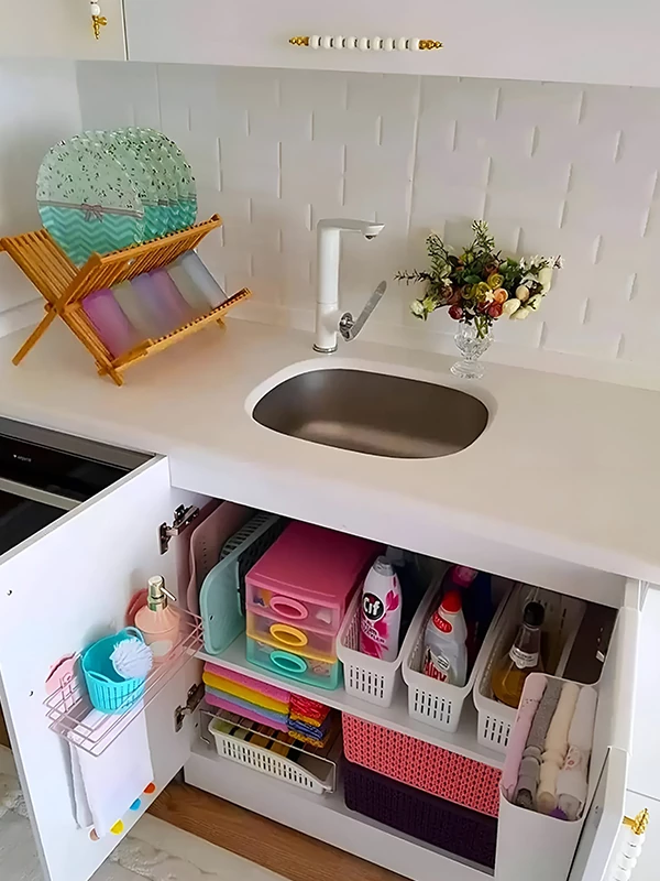 استفاده از فضای پشت در کابینت زیر سینک ظرفشویی