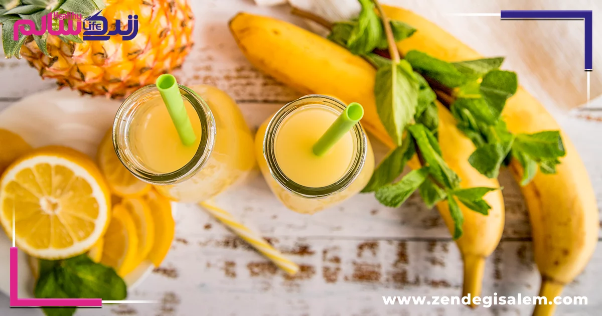 آب و پرتقال و موز برای صبحانه